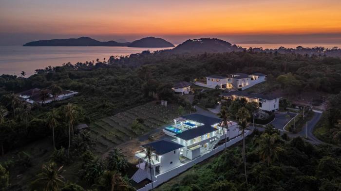 Peaceful 4Br Luxury Villa Elena Walk to Beach