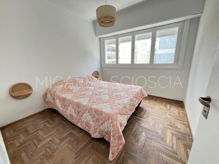 Departamento céntrico con balcón al frente