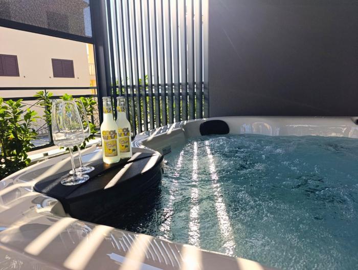 Bijelić Luxury Apartment with Jacuzzi