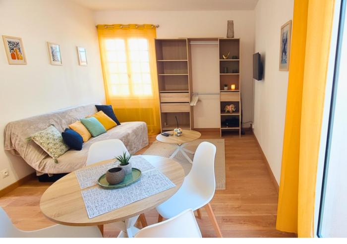 T2 lumineux avec terrasse à Fréjus