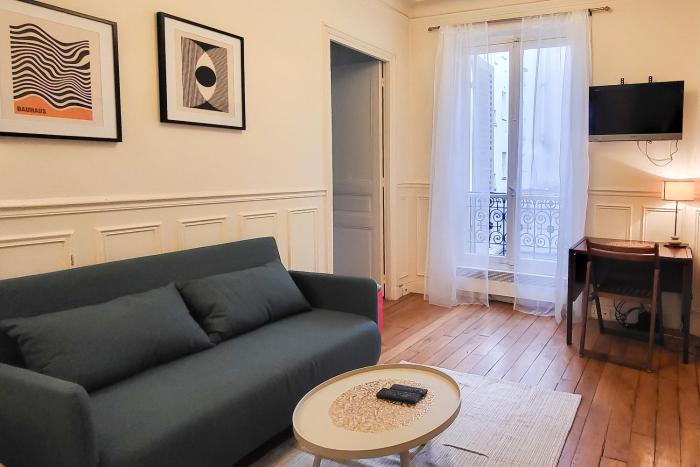 2 Bedroom near Champs Elysees