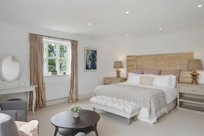 Spacious Home Hot Tub Gym Games Room & Garden