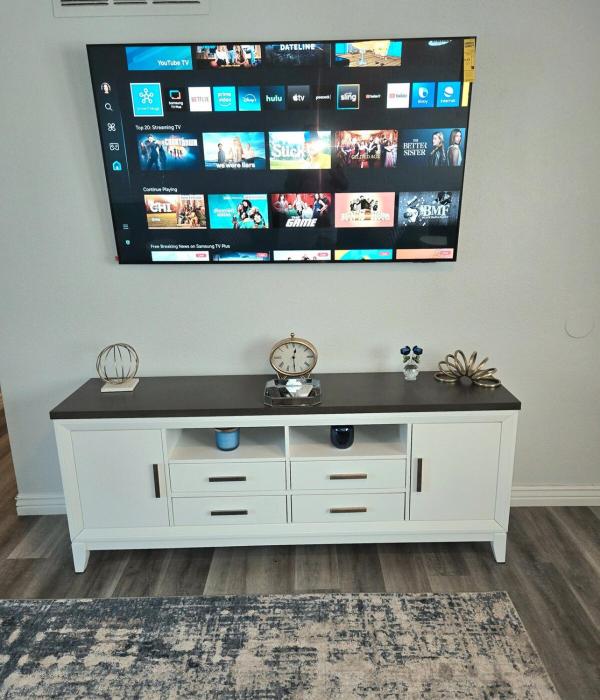 Modern, Cozy Condo in Midtown