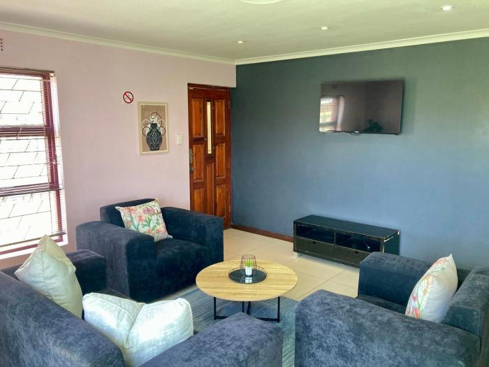 Unit 2, GatherPoint Sleeps 8 Self-Catering Group Belhar-CT