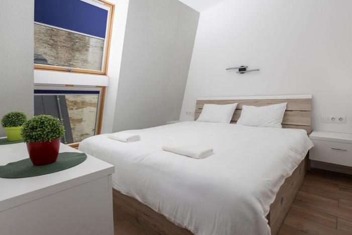 Spacious Central Apartment