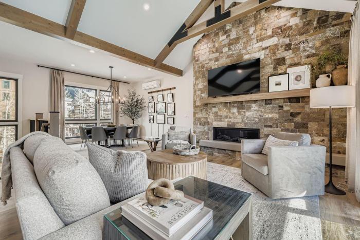 37 Alcove townhouse