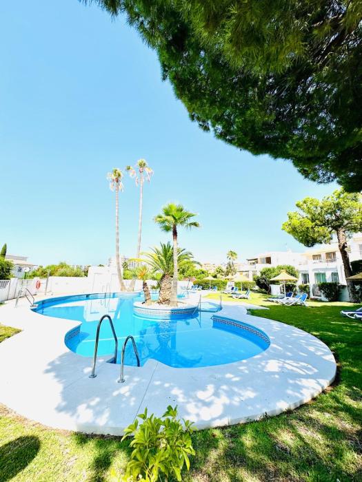 Seaview Home in Nerja, Pool & Private Garden and terras