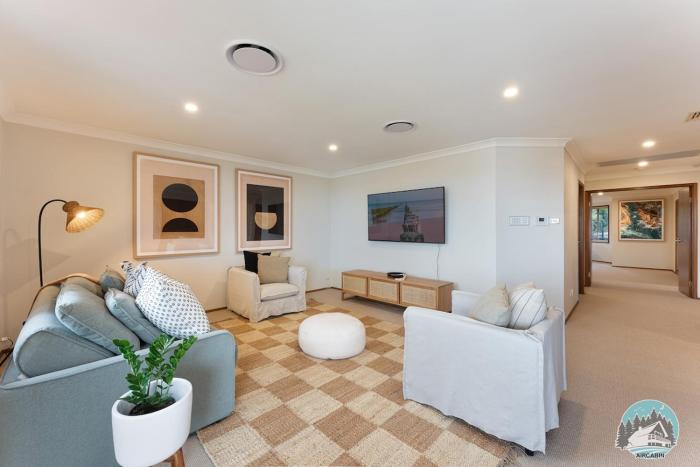 Hilltop Haven-Shell Cove