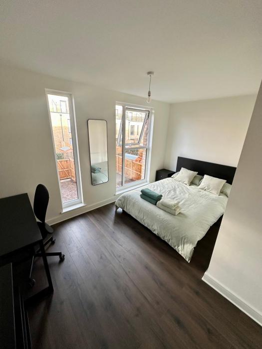 The Green Room - Fast Wi-Fi - New Built Modern House