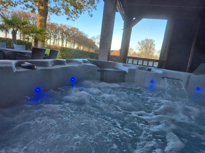 Dalerheugte Drenthe Vakantiehuisje Wellness 4 met jacuzzi, prachtig uitzicht en twee slaapkamers