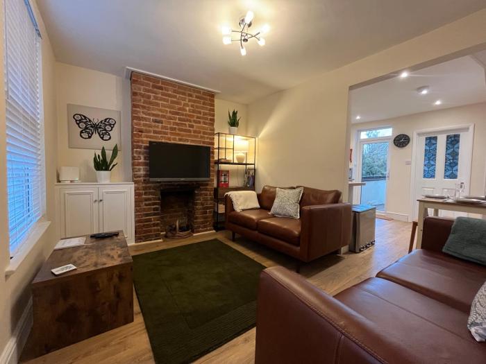 City Centre, River views, Sleeps 5, Free Parking