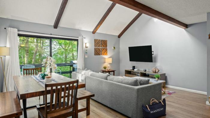 Timberline Retreat by AvantStay Forest Views Minutes to Camelback Resort