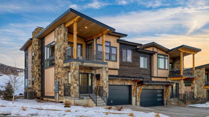 Free Shuttle to Deer Valley East Ski Lift • Hot Tub Game Room Ski La Vie