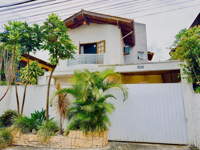 Casa espaçosa a 5 minutos da praia