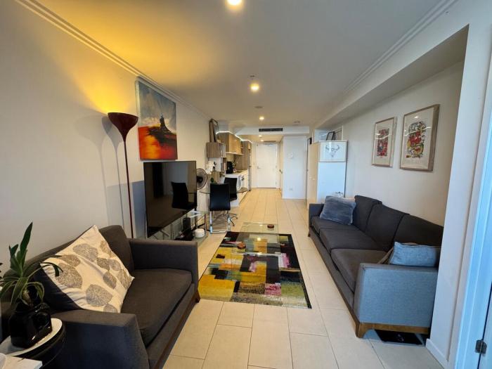 Ensuite in 2bd 2br 1 pk Newstead