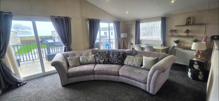 Happy Go Lucky Lodge