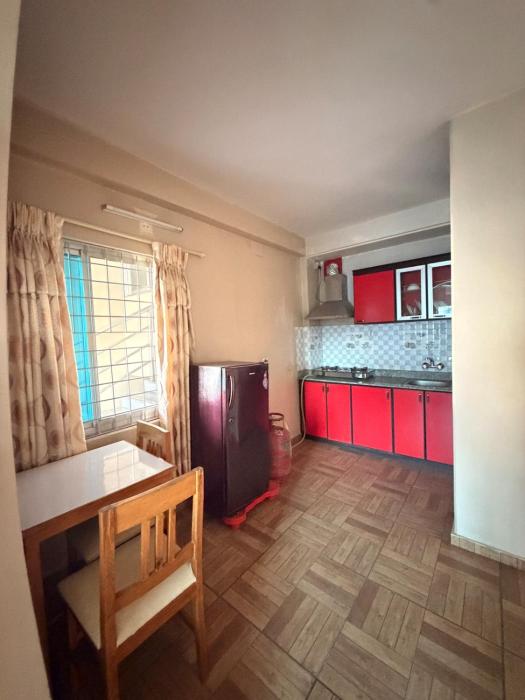 Warm & Cozy Lakeside Ac Apartment with Big Terrace