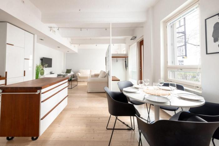 2ndhomes Loft Apartment with Spa & Balcony by the White Church