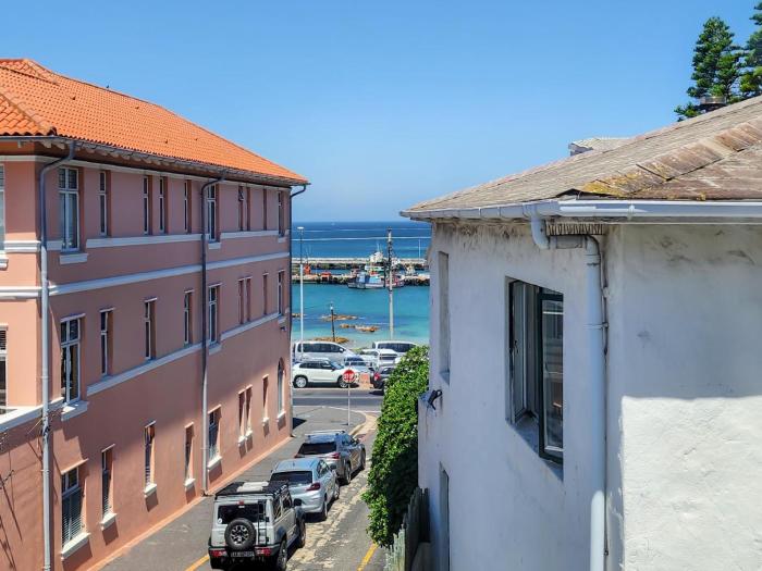 Kalk Bay 1-Bed at Windsor Lodge near Harbour