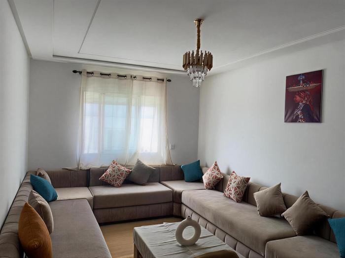 Appartement moderne Central et Propre, près Plage, Gare et Mall