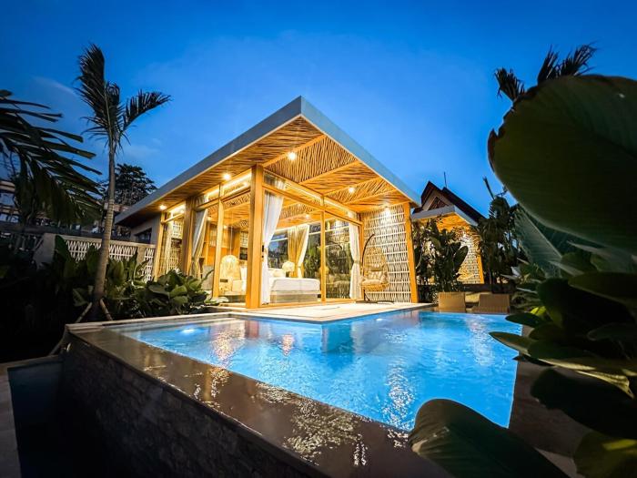 Desa Hut - Tropical Haven with Ricefield View near Seminyak