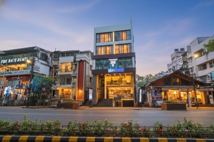 FabHotel Frazer Suites - Nr Bangalore Cantt Railway Station