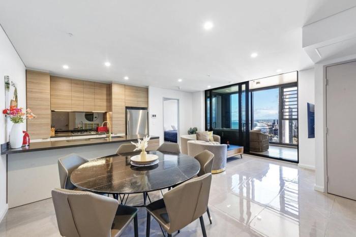 Oceanfront 3BR Luxe Stunning Views Free Parking