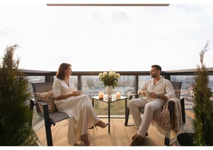 Cortina North - Modern Studio Apartment with Balcony