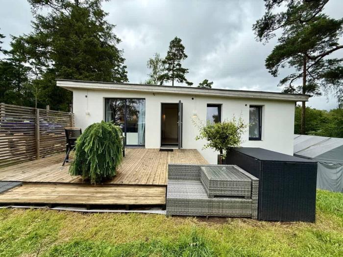 Worker and Families Villa Near the Lake - 3 BR - 6 Beds - Parking - Near Volvo