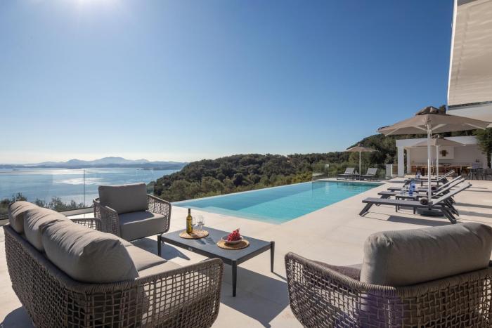 Villa Carpea by White Dream Villas