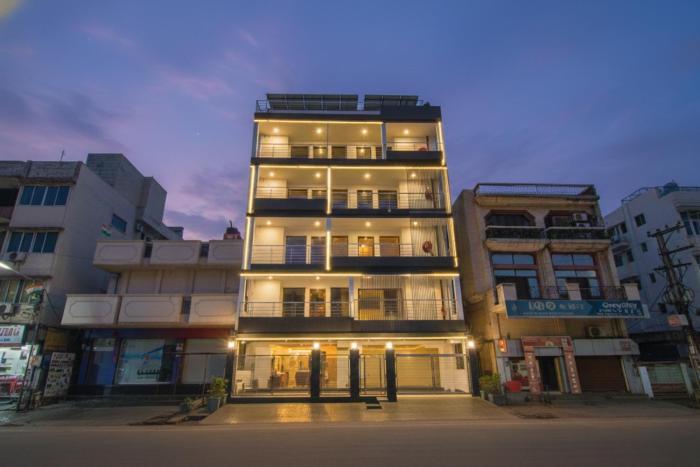 FabHotel Sky Suites Karkardooma