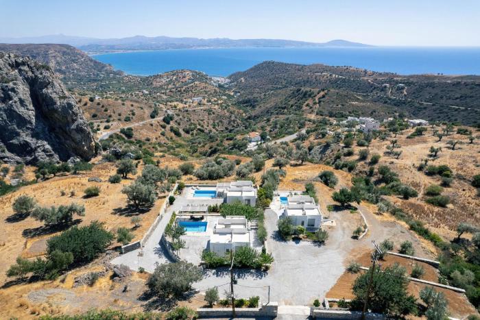 Evgoro Luxury Suites