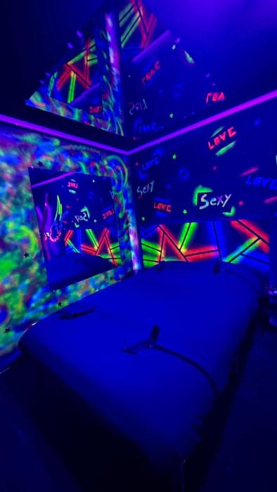 Love Room - fluo expérience