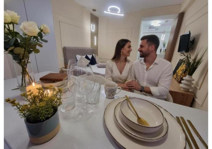 Nomad InstaStudio Near Bucharest Old Town