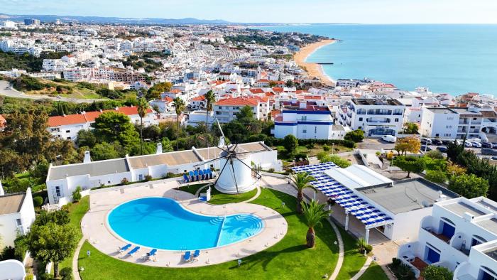 Windmill Hill Cozy Townhouse by BeCherish