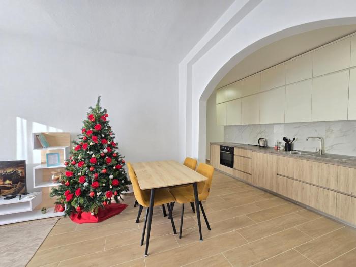 Rustic City Center Vibes