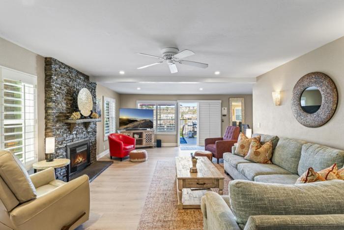 4BR Beach Condo Kids Hideaway Walk to Beach Casino Ole Hanson