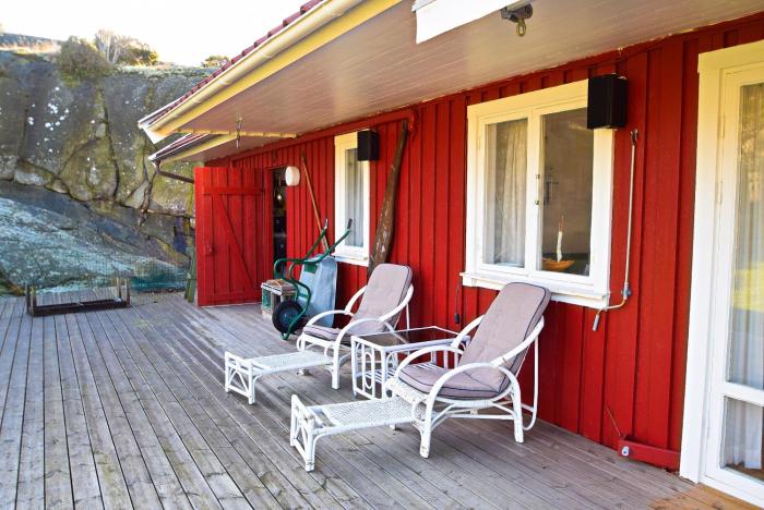 Two charming cottages in Hälleviksstrand SE09133