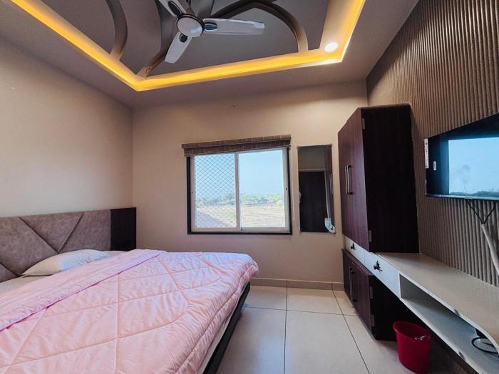 Shree Radha Hotel and Restaurant