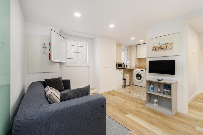 Charming Renovated Flat in Madragoa by Soulplaces