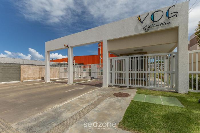 Aptos em condomínio com lazer completo a 450 m da praia - VARs