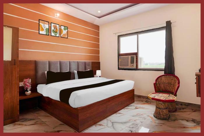 Indus Grand - Continental Heritage Near Vishwanath Temple - - Free Parking- Lift and Restaurant Facilities - Fully Air conditioning Room- Top Rated Hotel In Varanasi