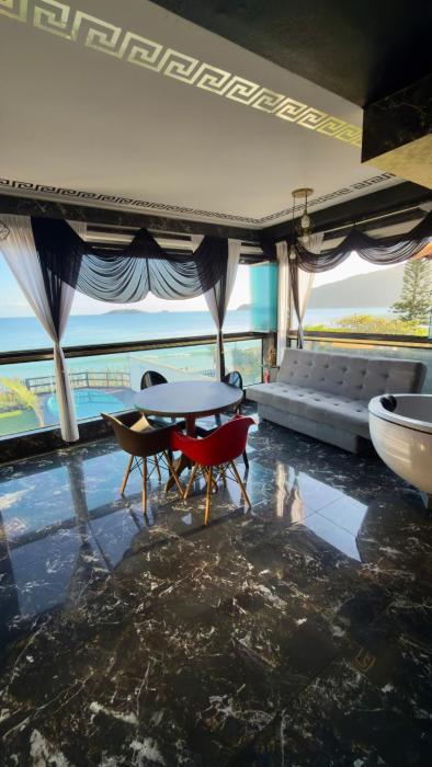 Vista mar espetacular com hidromassagem