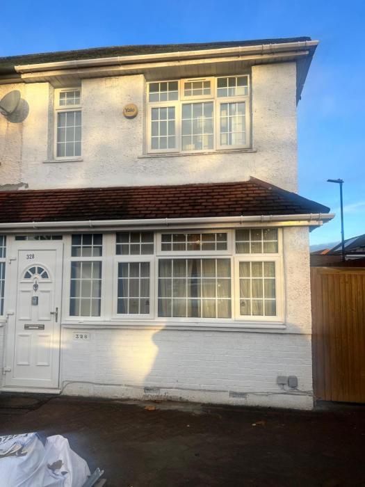 Good Priced Accommodation in Church Road, Northolt