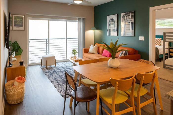 First Floor 2B2B • Pool, Gym, Dog Park • Near DTA