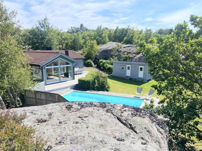 Architect-designed villa with pool, sauna and sea view in Mjörn SE09124
