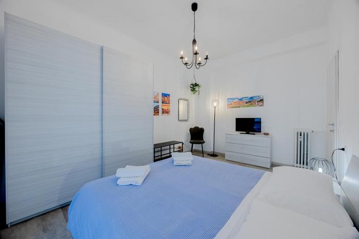 Brandnew luxury house near metro station