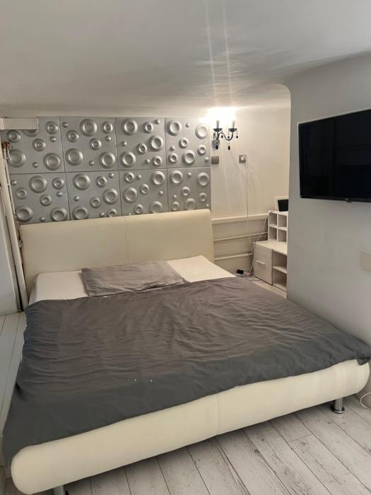 Fashion street apartment