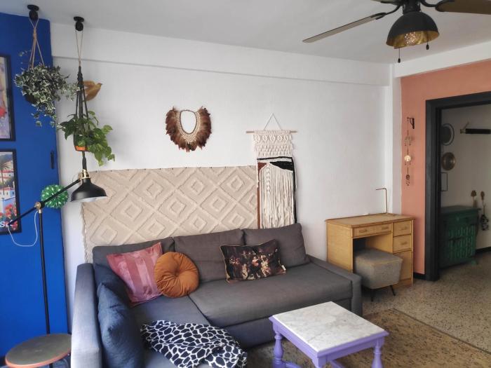 Homey beach apartment in authentic El Palo