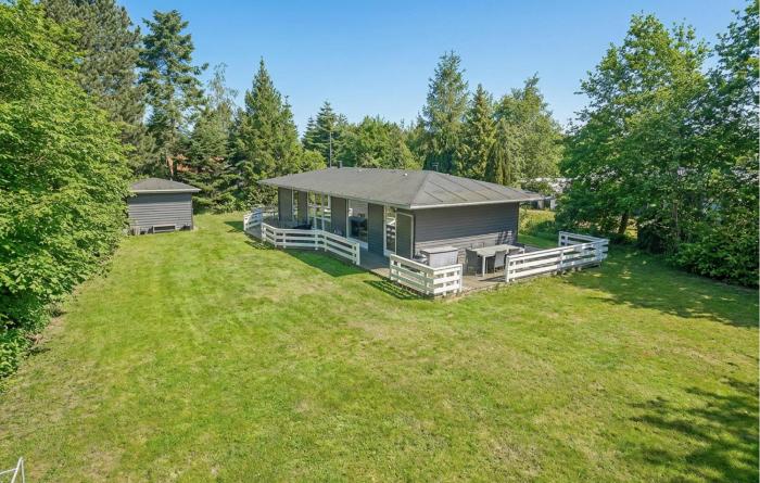 3 Bedroom Beautiful Home In Væggerløse